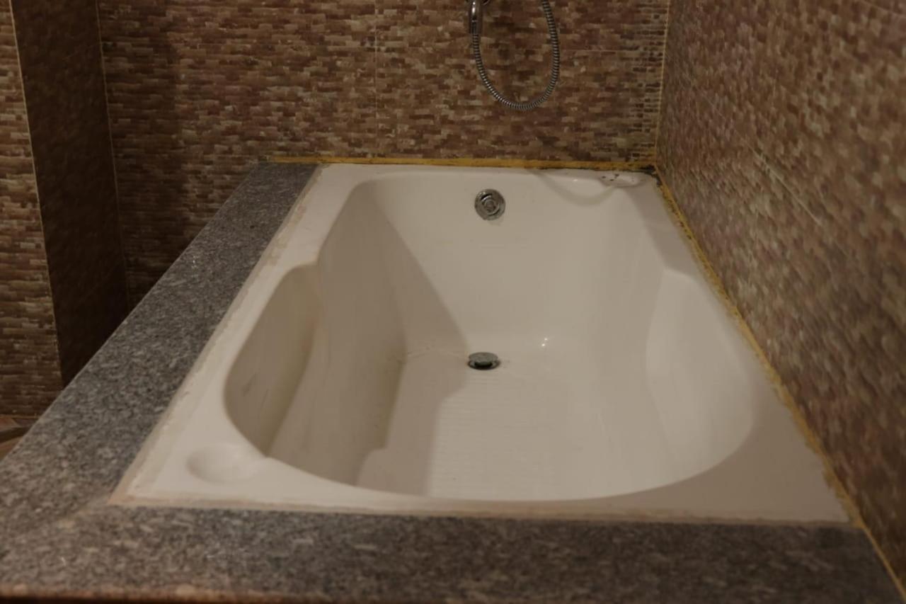 Hotel Crown Of Digha Дигха Екстериор снимка