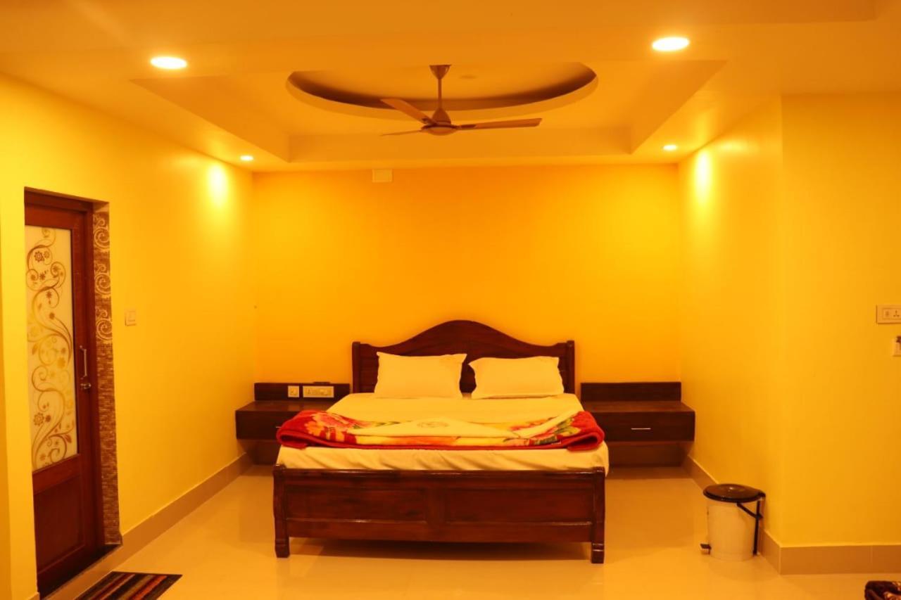 Hotel Crown Of Digha Дигха Екстериор снимка
